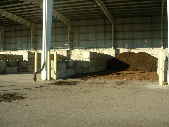 Two zones of the covered aerated static pile system with compost