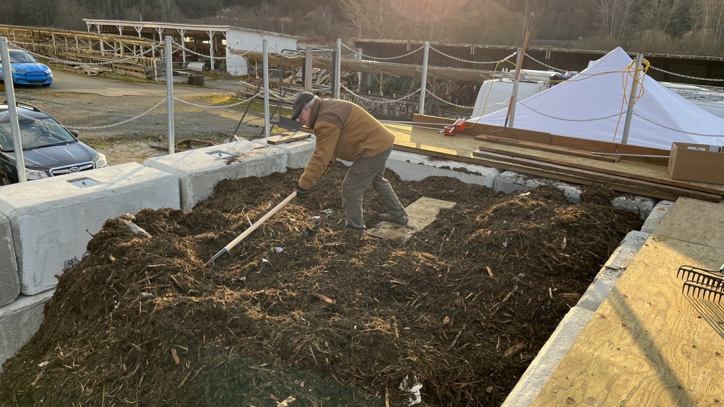 aeration on pile applying biolayer cover